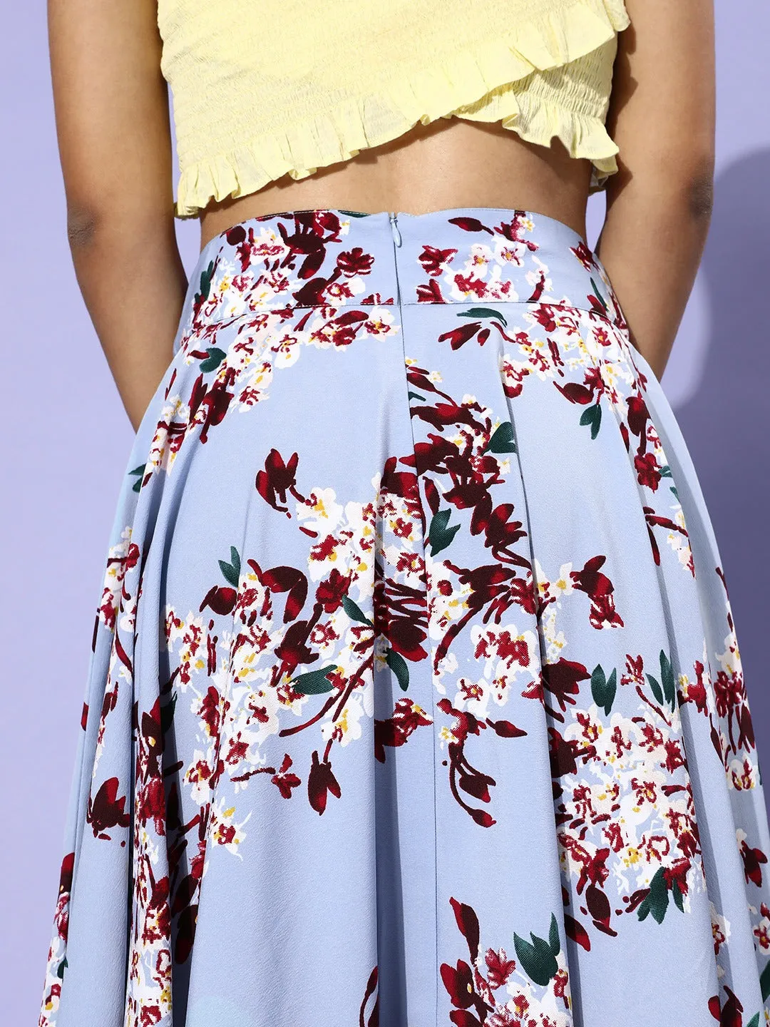 Berrylush Women Blue & Red Floral Printed Flared A-line Midi Skirt