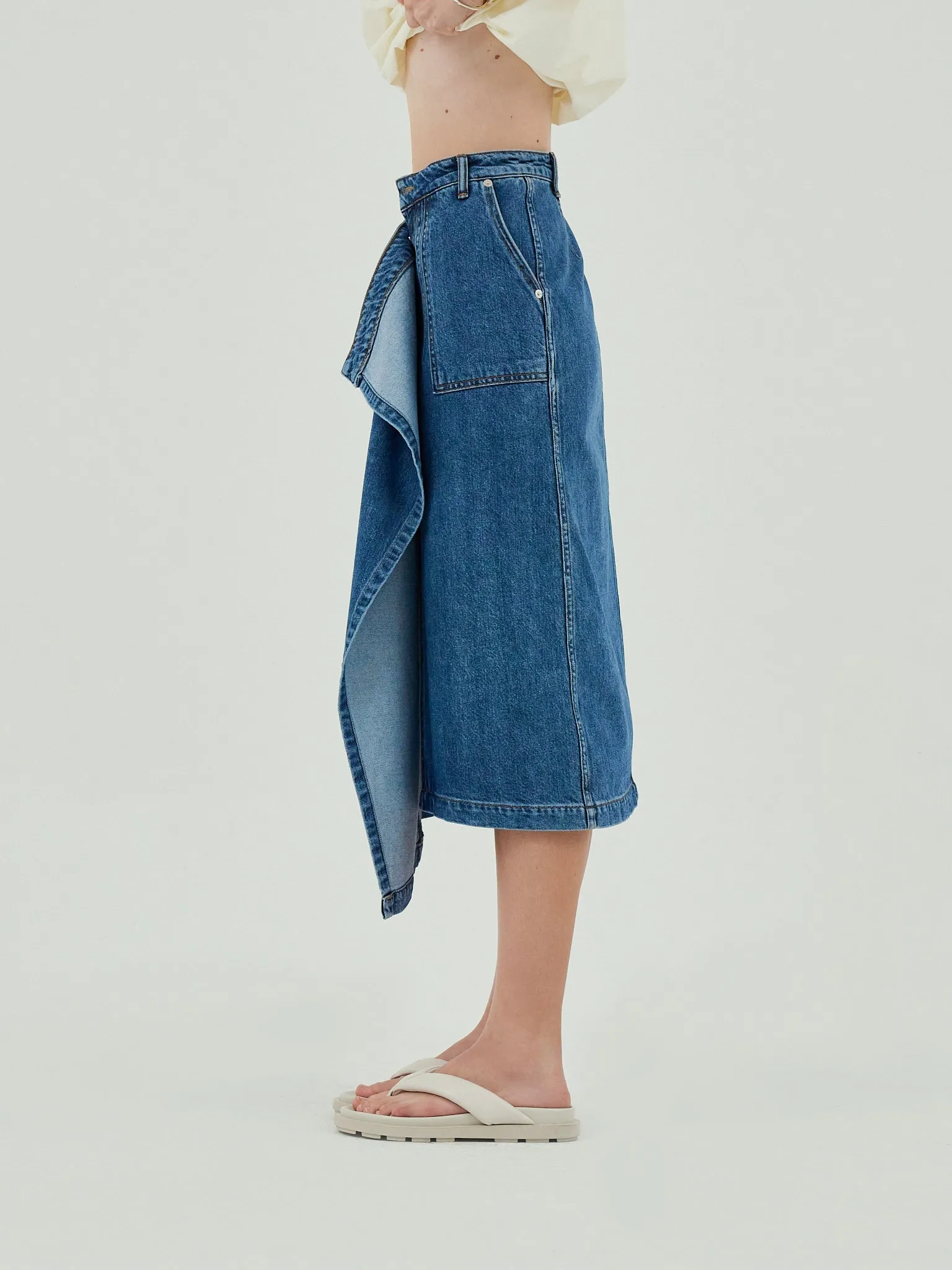 GOEN.J  Asymmetric draped down washed midi denim skirt - Blue