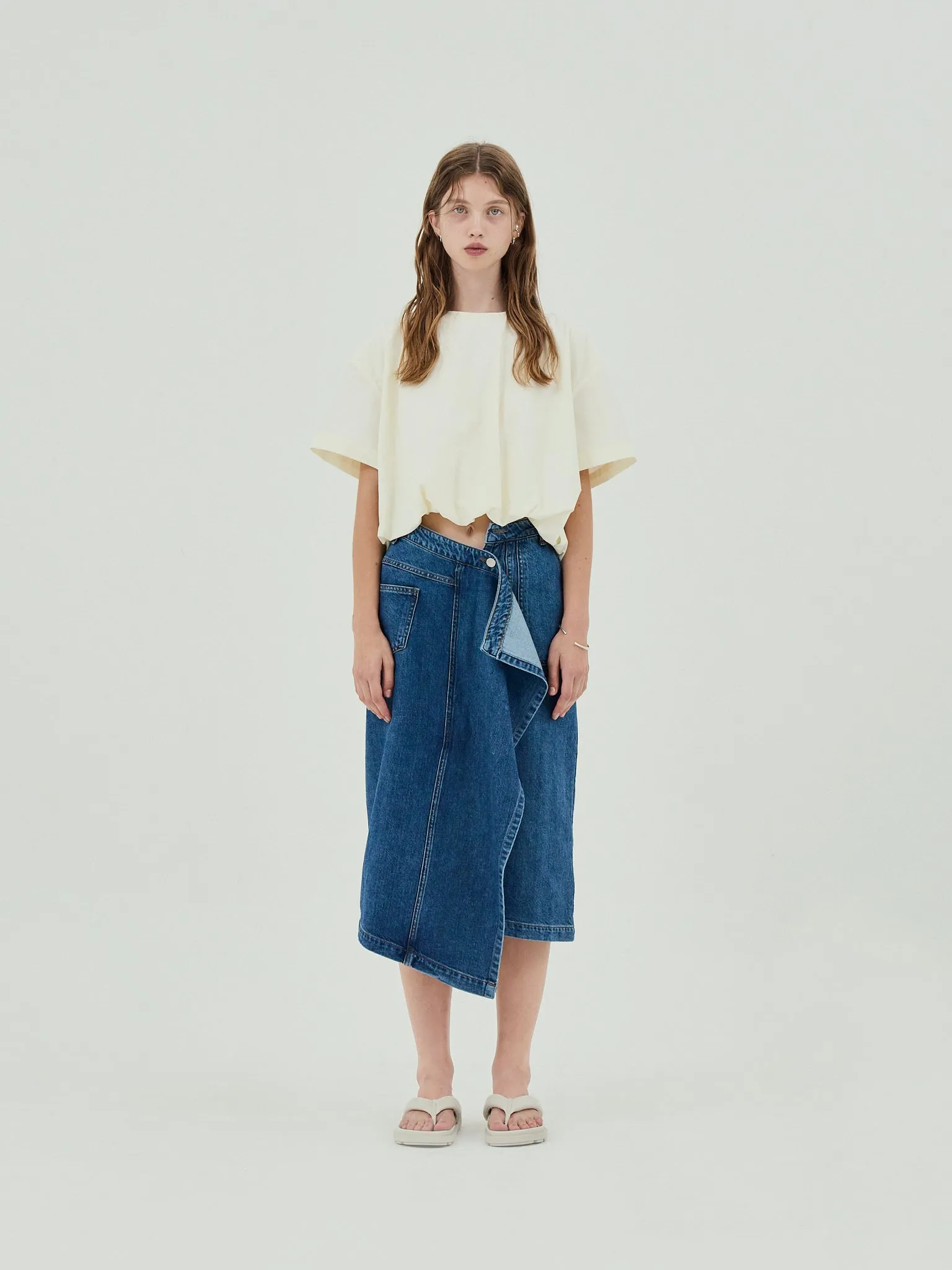 GOEN.J  Asymmetric draped down washed midi denim skirt - Blue