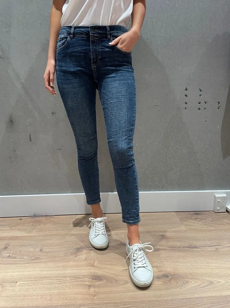 Italian Star Emma Dark Wash Jean