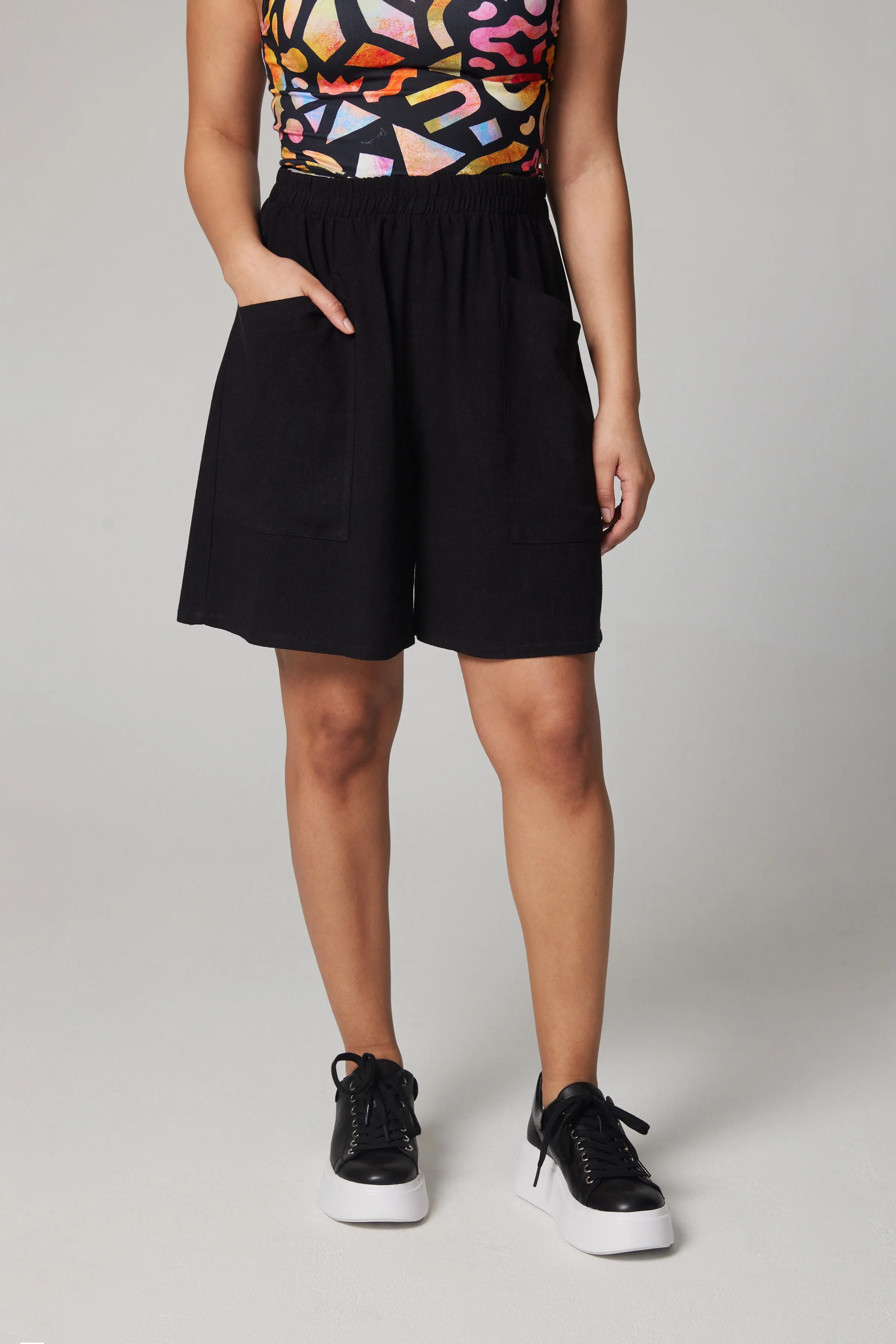 Linen Shorts - Black