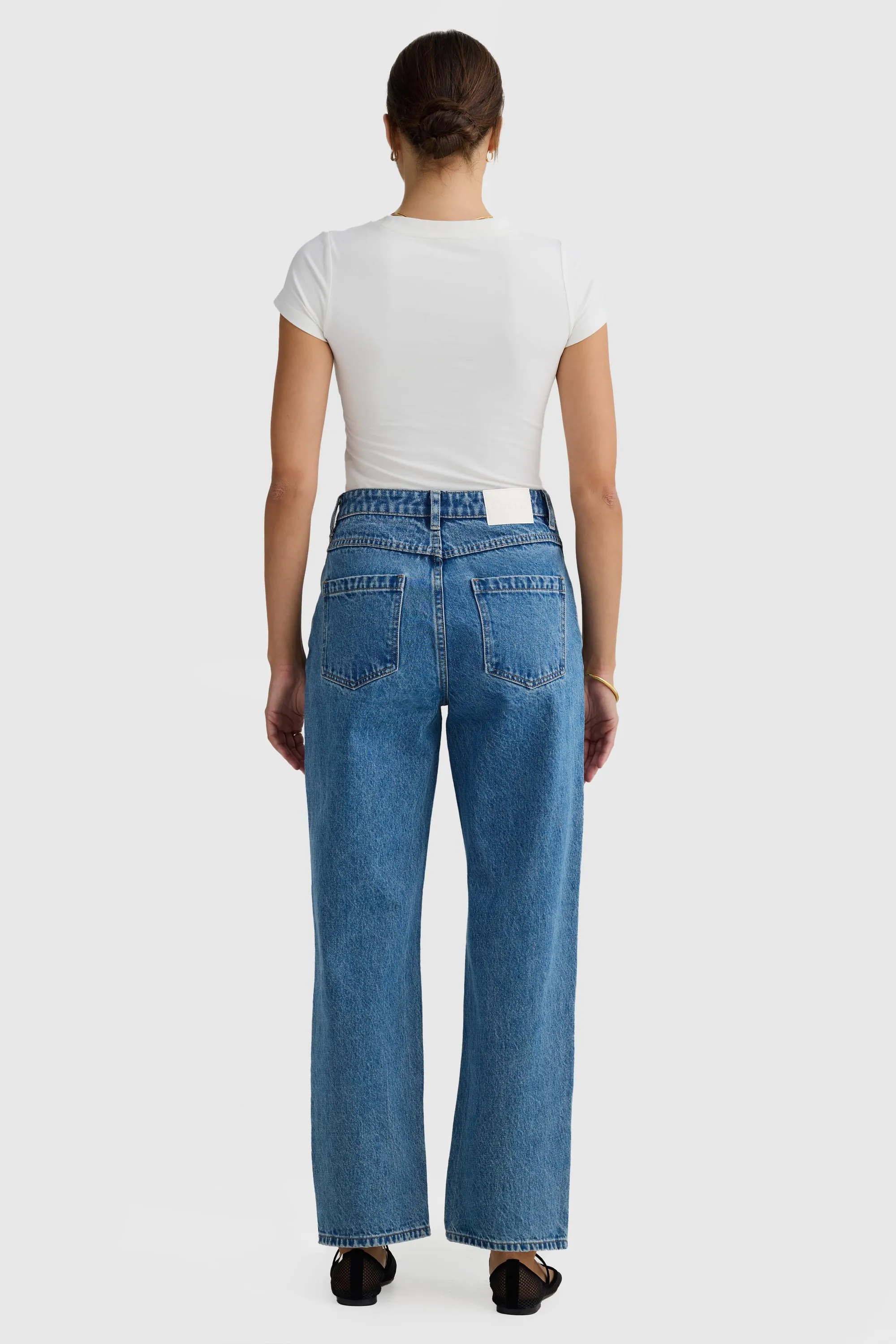 Willow Denim Straight Leg Jean Mid Blue